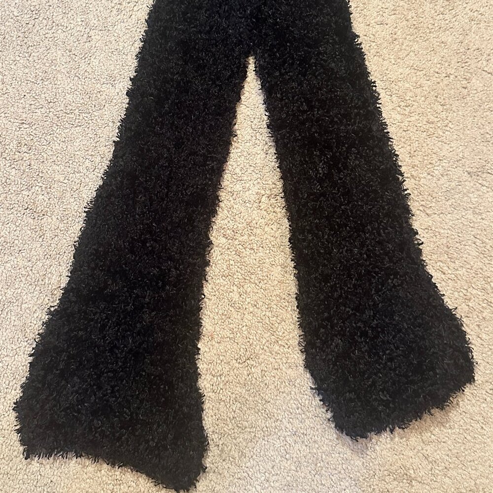CEJON ACCESSORIES INC. FUZZY BLACK SCARF